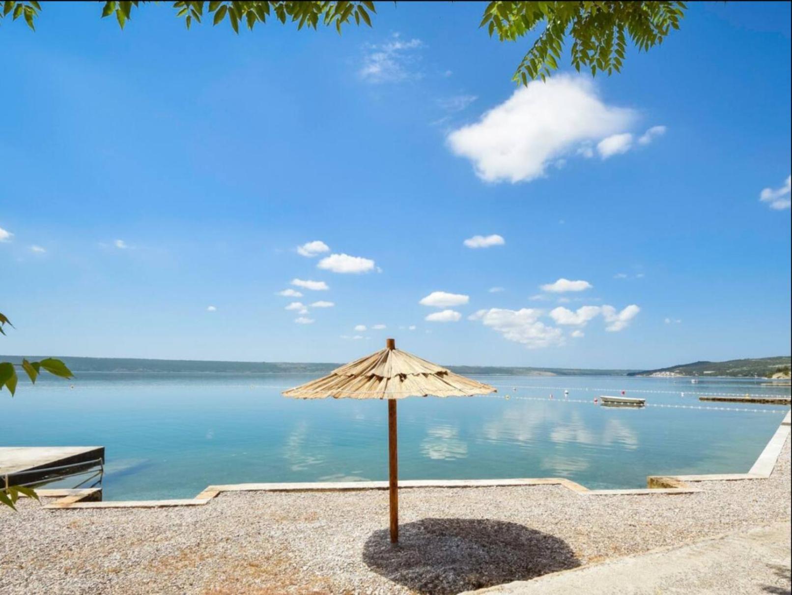 Apartment Amareta Maslenica Bagian luar foto